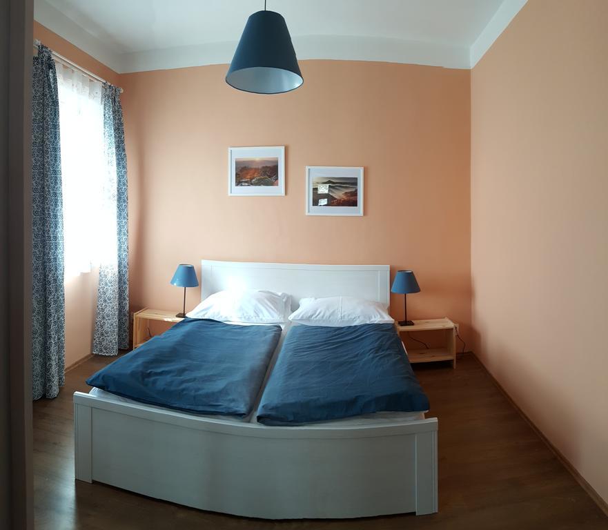 Apartment Jakubske Namesti Ceska Kamenice Exterior foto